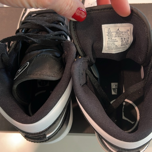 Men’s Air Jordan 1 MID SE ASW SIze 7.5 - Picture 4 of 5